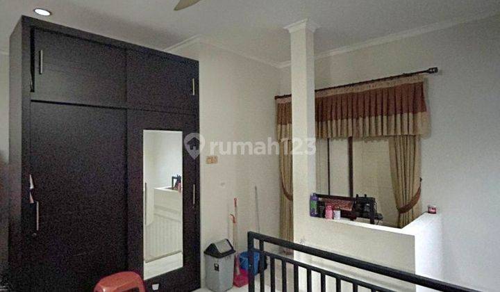 Rumah siap huni 2 lt semi furnished lokasi stategis di Graha 2