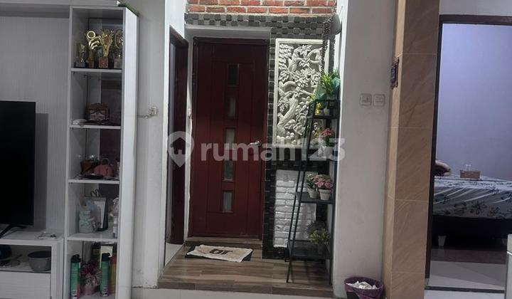 Nice Renovated House in Graha Raya Nice Renovated House in Graha Raya