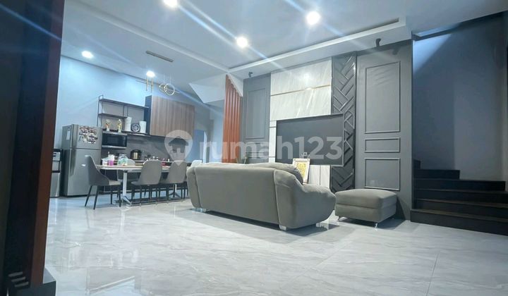 Rmh Brand New Modern Tropical House di Graha Raya 2