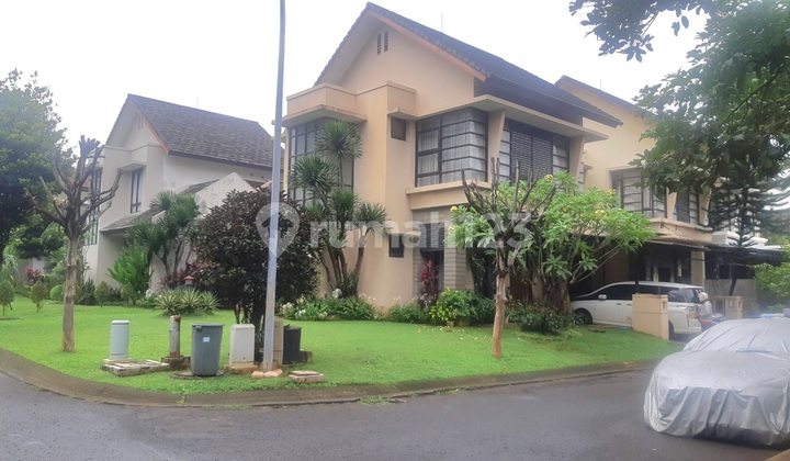 Rumah Hook.2lt Ada Halaman Samping di Emerald Bintaro9