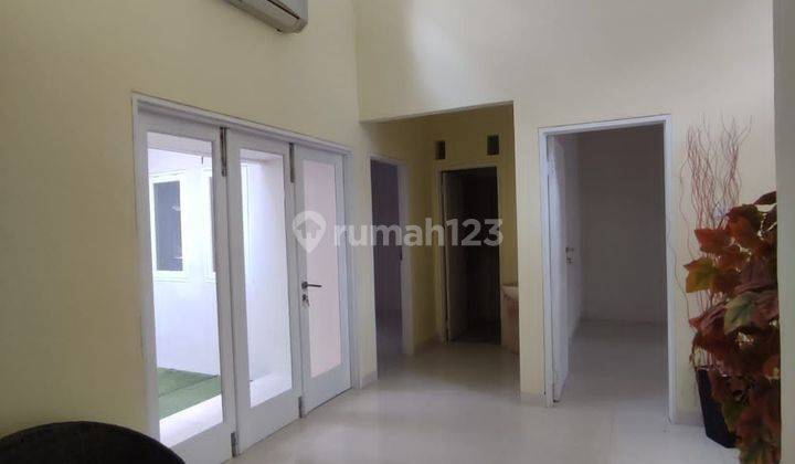 Rumah Cantik  Siap Huni Dengan Taman Luas Di Bintaro Sektor 9 2