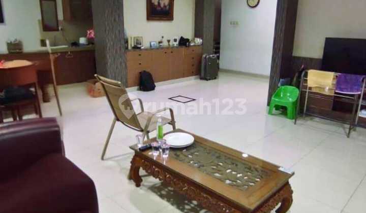 Beautiful 3-Story Comfortable and Lush House in Graha Raya Bintaro 2