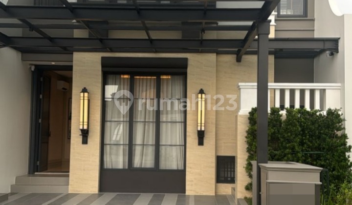 A 3-story house in a strategic and comfortable location at Bellefont East Gading Serpong 1