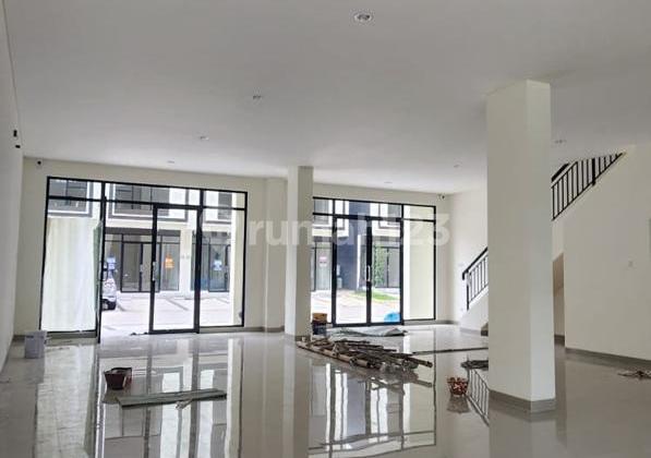 For Rent: Attached Shophouse in Sorento Grande West, Alfresto 3-Storey Type - Strategic Location Facing Boulevard