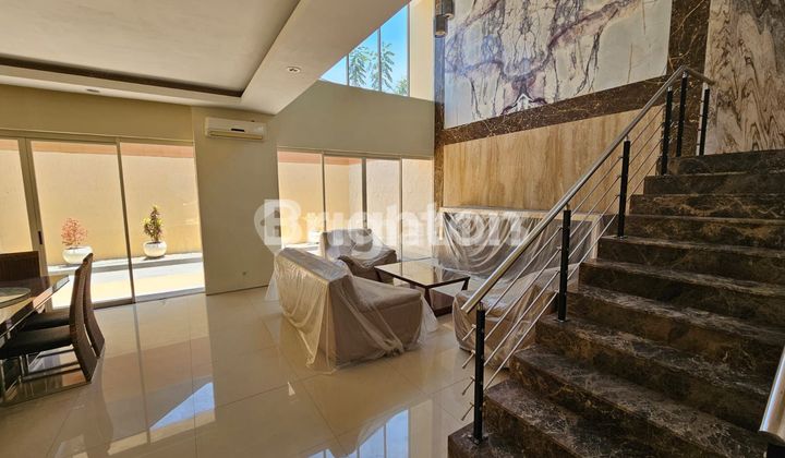 HOUSE IN ROYAL RESIDENCE DE ROSENBURG 2