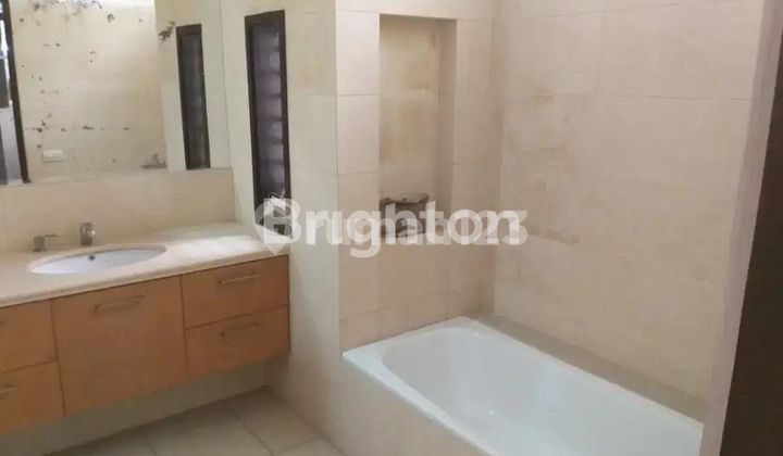 HOUSE IN VILLA BUKIT PERMAI SEMI-FURNISHED