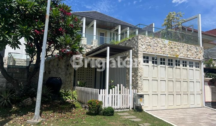 RUMAH DI VILLA TAMAN HUNIAN SATELIT JL SUKOMANUNGGAL INDAH 