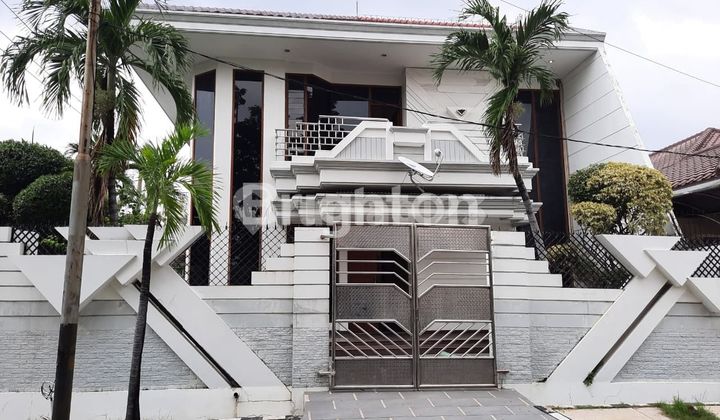 RUMAH DI DHARMAHUSADA INDAH UTARA 