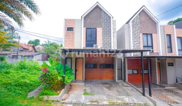 Rumah Cantik 2 LT Siap Huni 15 Menit ke Cibubur Junction J-41434 Rumah Cantik 2 LT Siap Huni 15 Menit ke Cibubur Junction J-41434