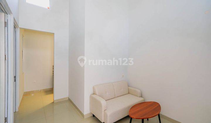 Rumah SHM Hadap Timur 15 Menit ke Mall Paradise Walk Serpong Semi Furnished J15929 2