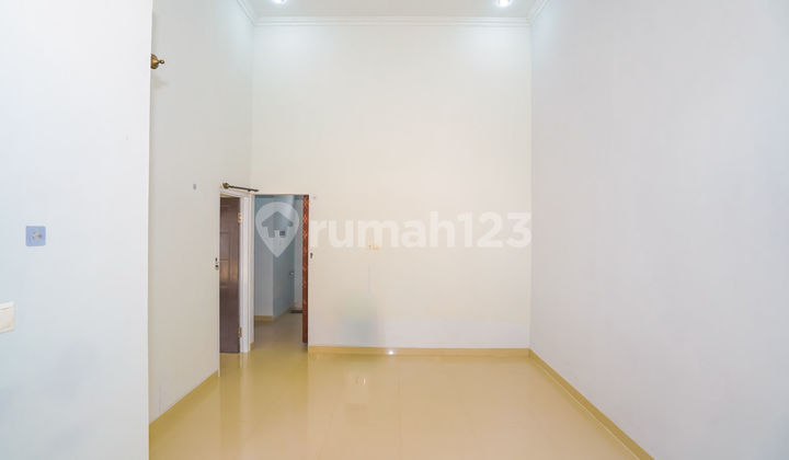 Rumah SHM Hadap Selatan 6 Menit ke Rs Citra Medika Depok J-37469 2
