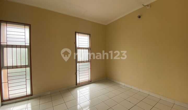 Rumah Luas Dekat Mal Ciputra Cibubur Siap Huni Dibantu KPR J-39507 2
