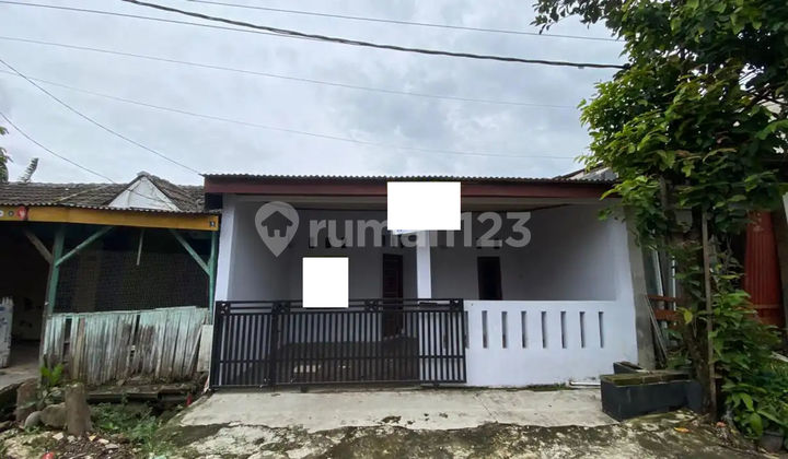 1-Story House in Bekasi 4 Minutes to Toll Gate, East Facing J41323