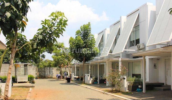 Rumah Modern Siap Huni 2 Lt Hadap Utara 15 menit ke AEON Mall BSD J25496 2