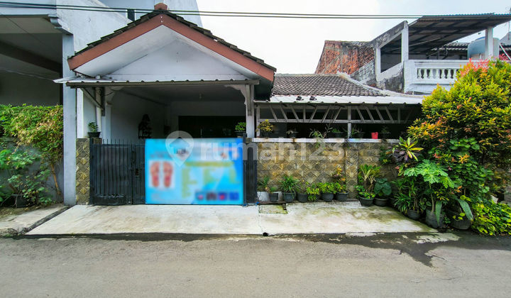 Rumah 3 kamar Dekat Terminal Bus Lippo Karawaci Hadap Utara J21982