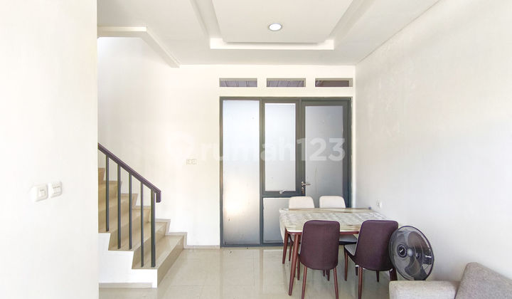 Rumah 2 Lt SHM 15 Menit ke Mall Aeon Bsd Siap KPR J-33545 2