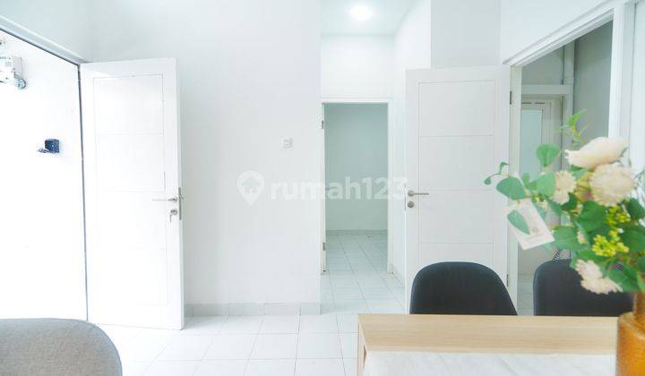 Rumah Minimalis Semi Furnished 15 Mnt ke The Breeze BSD City Harga Nego Siap KPR J20571 2