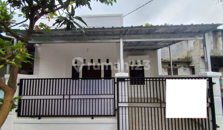 East-facing House Near Hermina Hospital Mekarsari Assisted by KPR J-44642 East-facing House Near Hermina Hospital Mekarsari Assisted by KPR J-44642