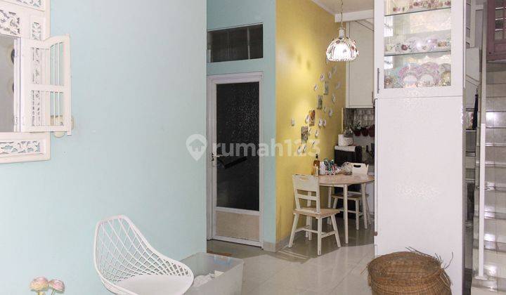 Rumah 2 Lantai 5 Menit ke Gerbang Tol Jelupang Minimalis Siap Huni J-25023