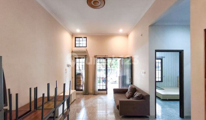 Asri Well-Maintained House 10 Minutes to EMC Hospital Tangerang Flood-Free J40249 2