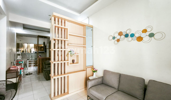 House 10 Minutes to Metropolitan Cibubur Mall, Facing North, Assisted with Mortgage J-39011 2