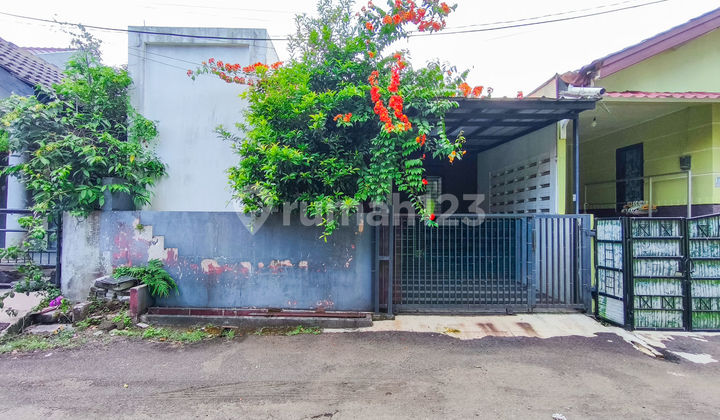 Strategic East-Facing House, 15 Minutes to Sentul Barat Toll Gate J-45018