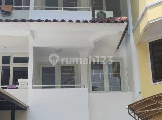 Rumah Bagus di Townhouse Pantai Mutiara, Jakarta Utara