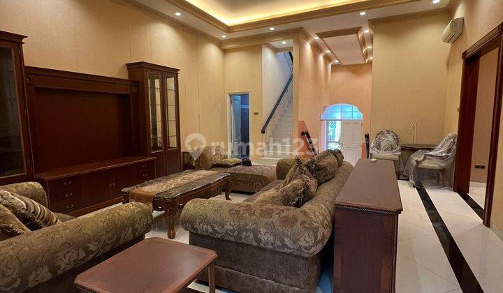 Rumah 2 Lantai Bagus Semi Furnished SHM di Pantai Indah Kapuk Bukit Golf Mediterania, Jakarta Utara 1