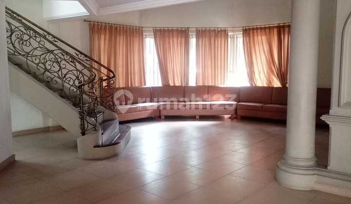 Rumah Bagus dengan Bangunan 2 Lantai Siap Huni di Bintaro Jaya Sektor 3 2