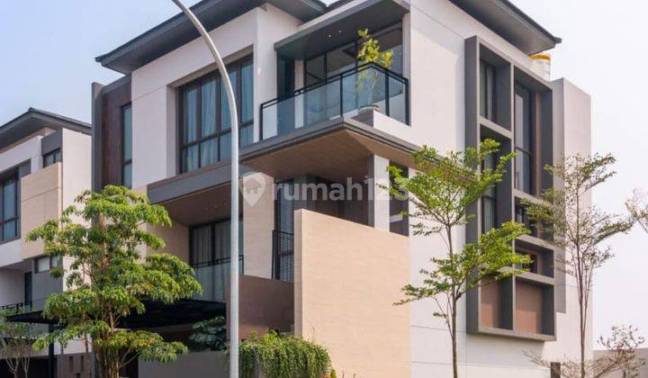 Rumah Mewah 3 Lantai Siap Huni Dilengkapi Home Elevator di Bsd 1