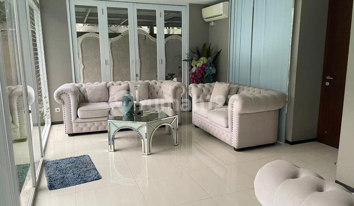Rumah Bagus 2 Lantai Siap Huni ada Kolam Renang di Bintaro - Jakarta Selatan