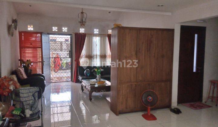 Ciputat Timur, Tangerang Selatan Rumah Semi Furnished 1