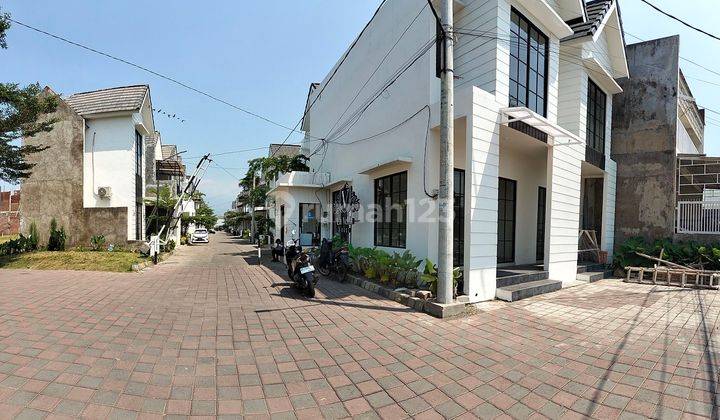 Rumah American Classic 2 Lantai Area Malang Kota 2 Lantai Shm Baru Selatan Rumah 2