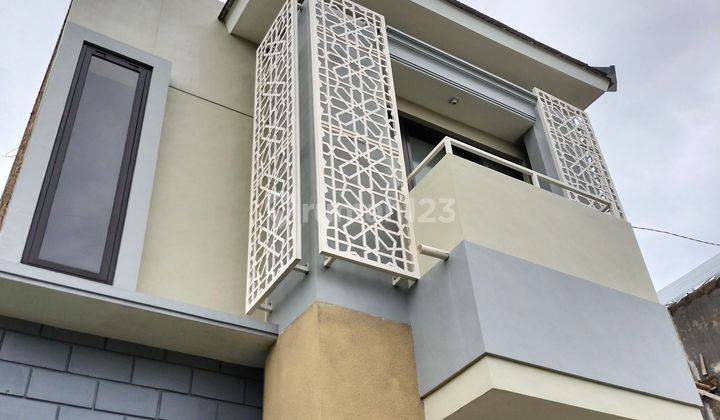 Rumah 2 Lantai Modern Dekat Alun-Alun Kota Malang Rumah 2 Lantai Shm Baru Timur 2