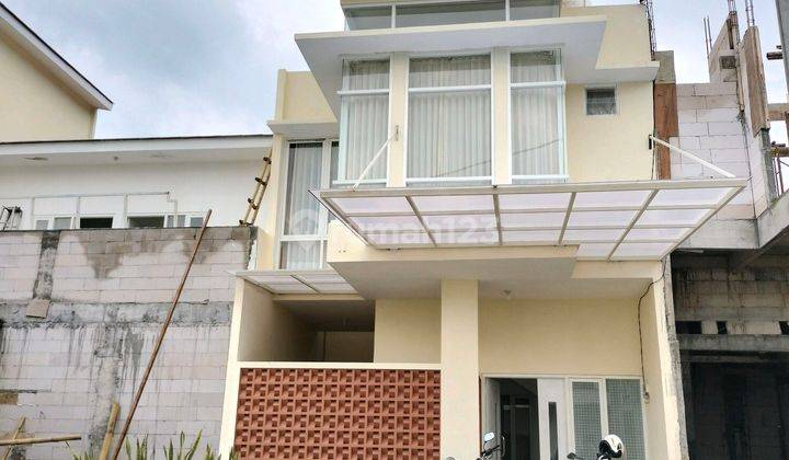 Rumah Villa Cantik 3 Lantai Plus Rooftop Dekat Bns Dan Jatimpark 1