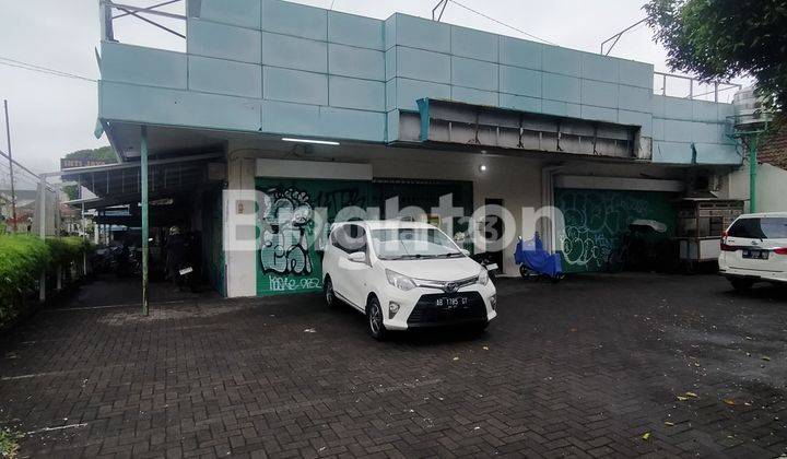 RUKO TENGAH KOTA PINGGIR JALAN  BESAR DEKAT STASIUN LEMPUYANGAN