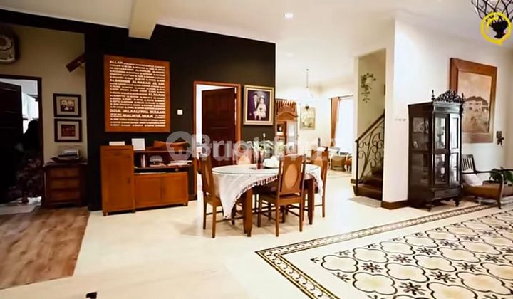 Luxury Ready-to-Occupy House in the Elite Housing Estate - Tirtasani Residence 2