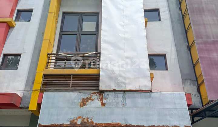 For Quick Sale 3-Story Shop House - Strategic Location Seturan, Sleman