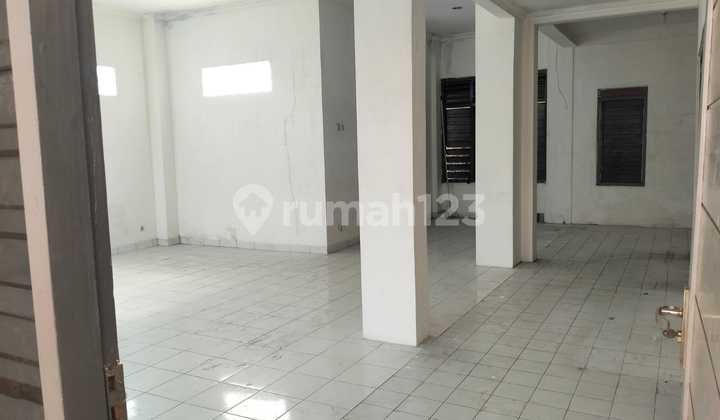Strategic Commercial Building for Sale on Jl. Gajah Mada, Yogyakarta City 2
