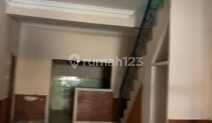 Disewakan Ruko Strategis 2 Lantai - Area Sagan, Yogyakarta Disewakan Ruko Strategis 2 Lantai - Area Sagan, Yogyakarta