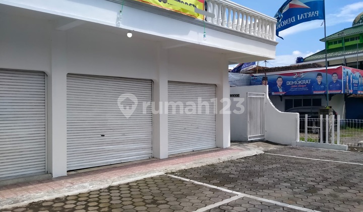 For Rent! Commercial House in a Super Strategic Location - North Ring Road