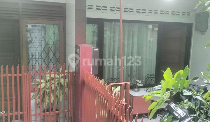 Rumah 2 Lantai Samping Masjid Dekat Kampus Untuk Tinggal Dan Kost