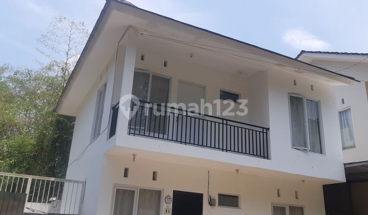 Rumah 2 lantai Lahan Luas, Lingkungan Asri di Jatihandap