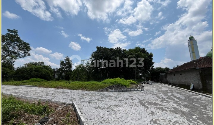 300 Jtan 8 Minutes to Tirtomartani Toll Exit Kalasan Free Name Transfer 300 Jtan 8 Minutes to Tirtomartani Toll Exit Kalasan Free Name Transfer