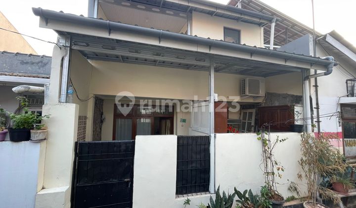 Rumah 2 Lantai Plus Kolam Renang Di Perumnas Klender Jakarta Timur 