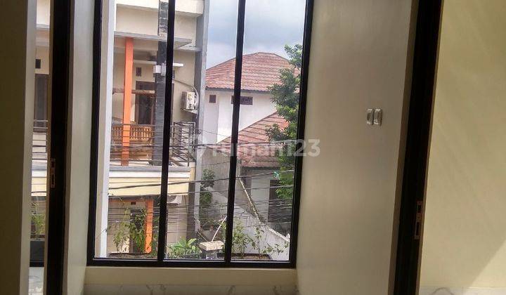 RUMAH 2 LANTAI SIAP HUNI DI CONDET  2