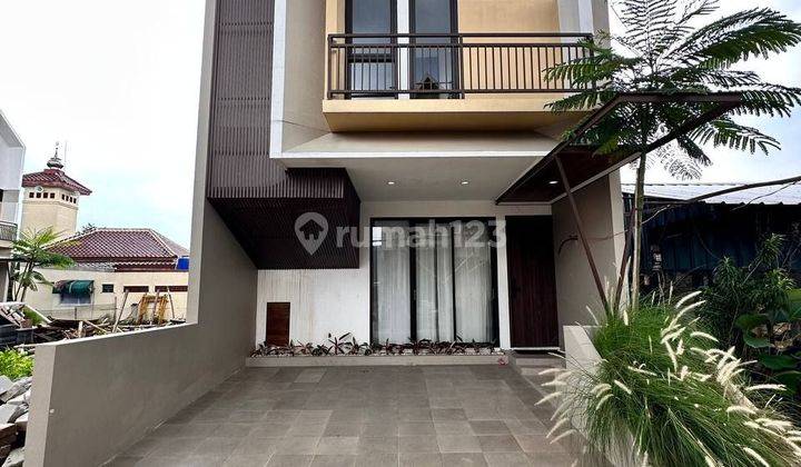 RUMAH 2 LANTAI FURNISHED SIAP HUNI DEKAT LRT CIRACAS 1