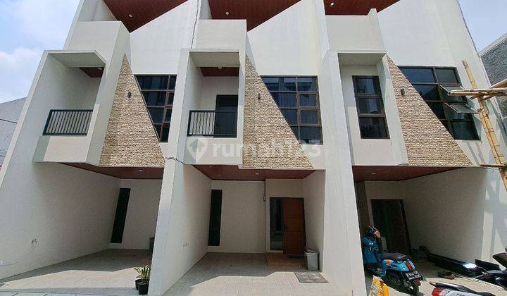 DIJUAL CEPAT RUMAH 2 LANTAI SIAP HUNI DI PULO GADUNG  1