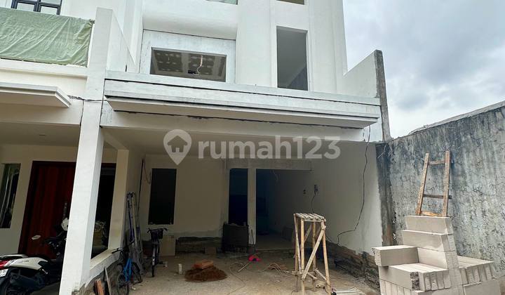 Rumah 3 Lantai Siap Huni di Pondok Kelapa Duren Sawitj Jakarta Timur 2