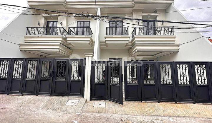 Premium 2-Story Ready-to-Occupy House in Pondok Bambu, East Jakarta 2